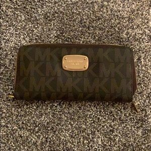 Michael kors wallet